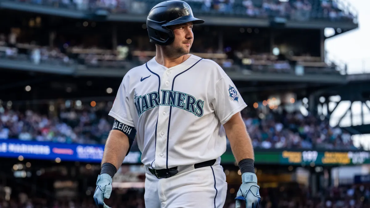 mariners' cal raleigh problem isn't getting better