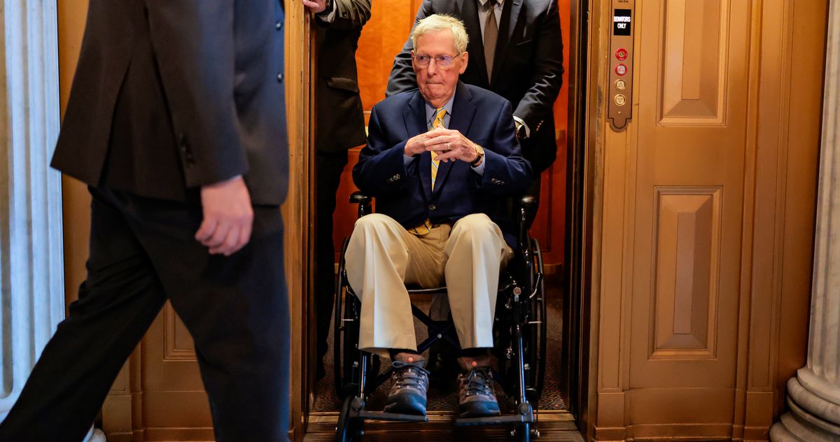feast your eyes on a brand new photo of mitch mcconnell