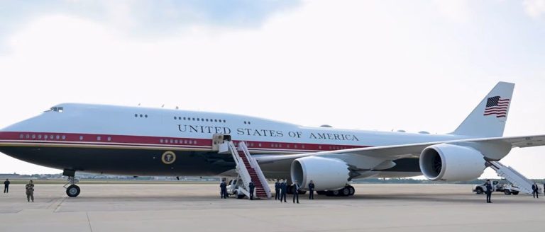 democrats move to take away trump's qatari jet