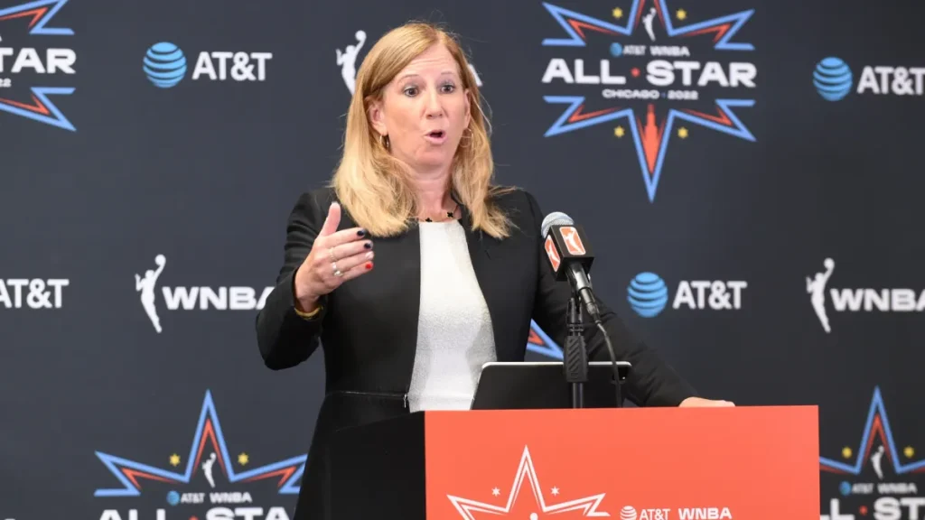 wnba commissioner cathy engelbert struggles at celebrity golf tournament amid league scrutiny