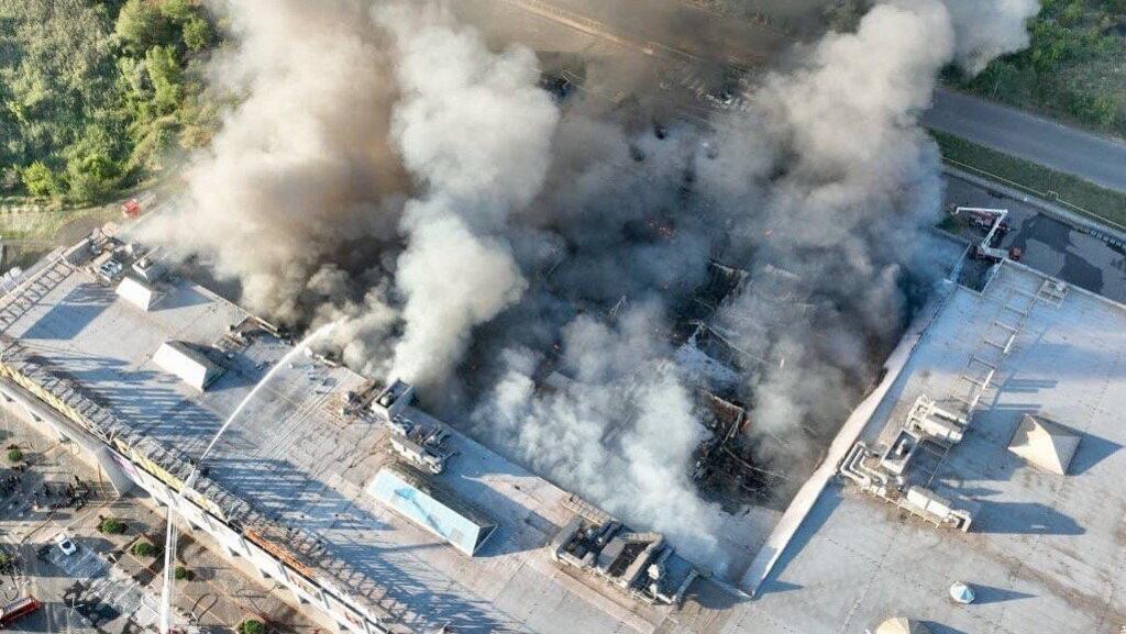 back to back russian drone strikes kill more than a dozen at ukraine shopping centre