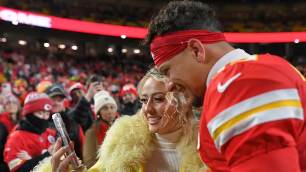 Brittany Mahomes rocks denim look for Patrick Mahomes' 2026 Chiefs preseason game brittany mahomes rocks denim look for patrick mahomes' 2026 chiefs preseason game