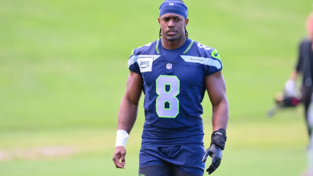 seattle safety buzzing over jadarian price’s pro potential