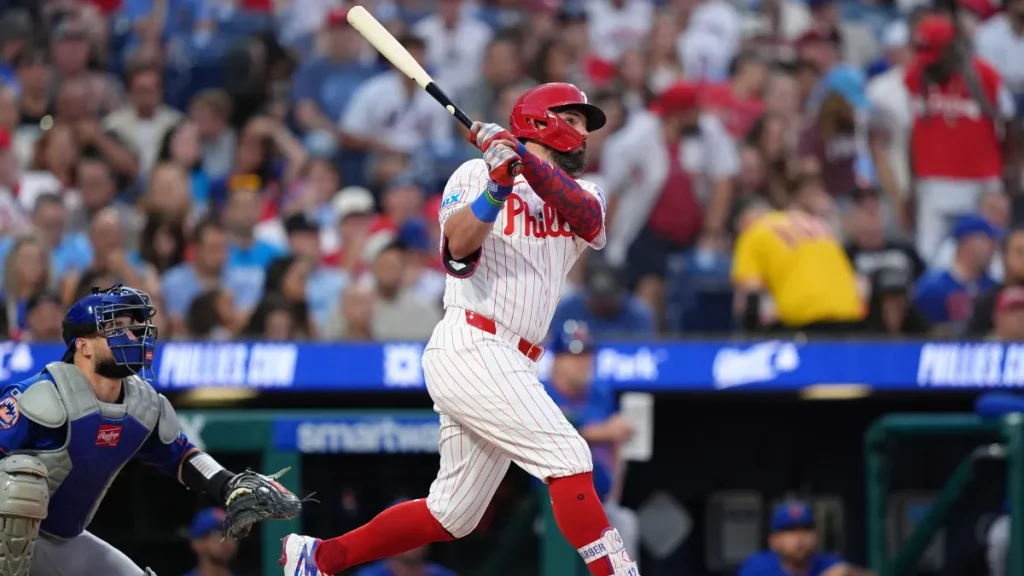 kyle schwarber's 40th hr joins ryan howard in rare phillies history