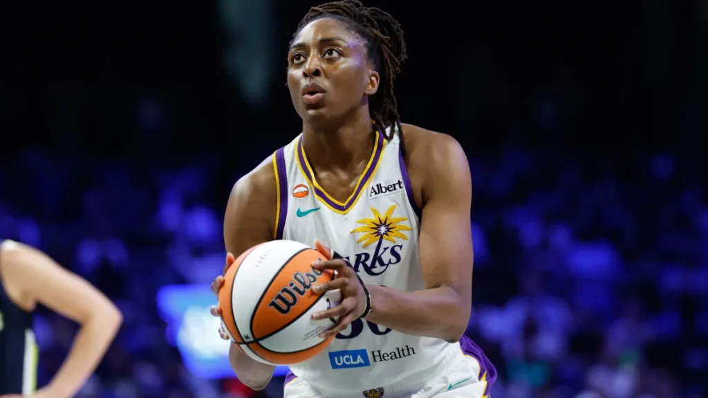 sparks' nneka ogwumike just proved that she is still too good to retire