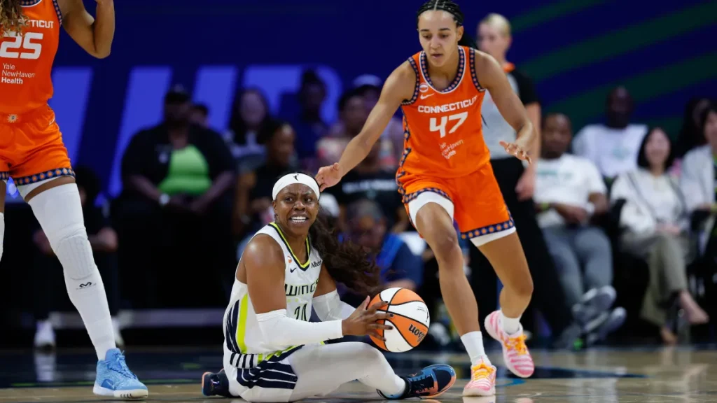 wings' arike ogunbowale had fans agreeing with 5 word response to big future update