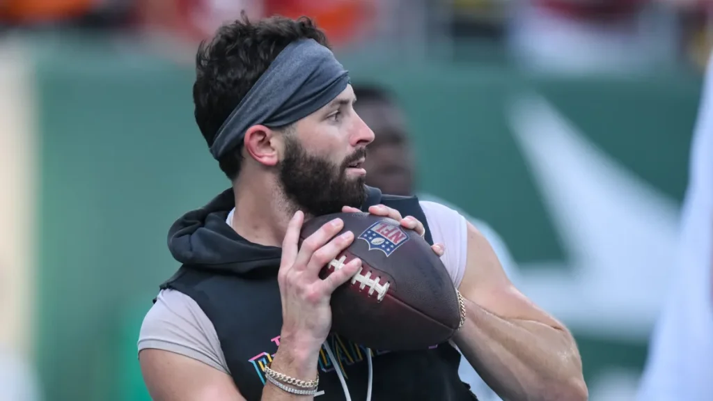 baker mayfield reconnects with family following $12 million dispute