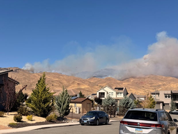 Fast-growing Hawk Fire near Reno, Nevada forces thousands to evacuate fast growing hawk fire near reno, nevada forces thousands to evacuate