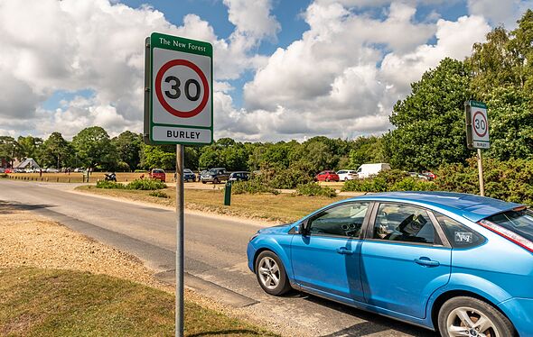 fury as man ‘fined £100 for eating ice cream’ in uk national park