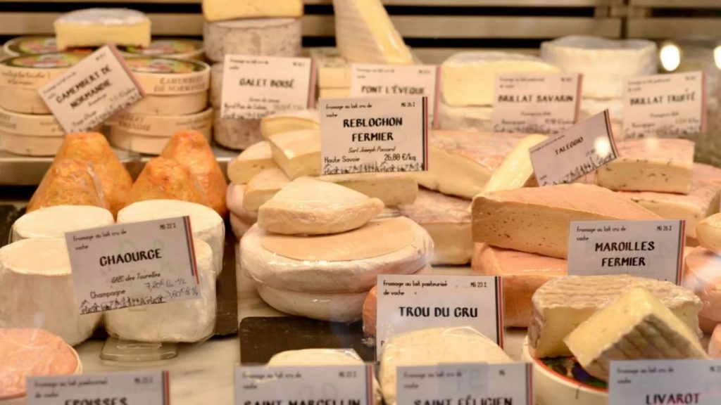 the benefits of full fat dairy documented in study without cholesterol rise or weight gain