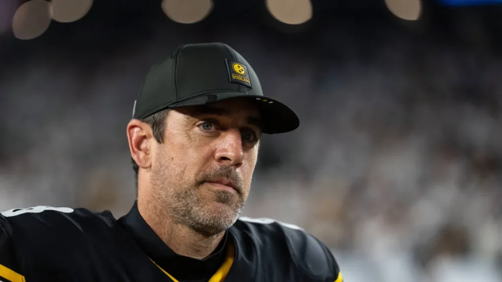 aaron rodgers has reason to worry about steelers' 2026 outlook