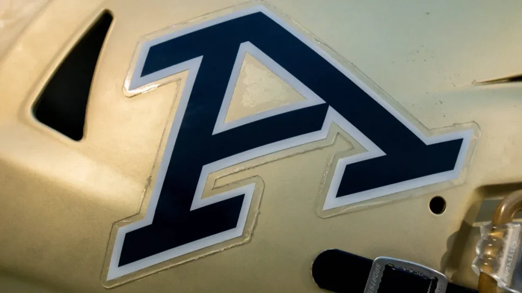 Akron football to let fan call plays as part of bonkers 'Offensive Coordinator of the Game' promotion akron football to let fan call plays as part of bonkers 'offensive coordinator of the game' promotion