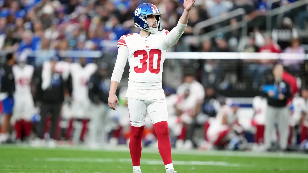 predicting outcome of giants' kicking battle between ben sauls and dominic zvada