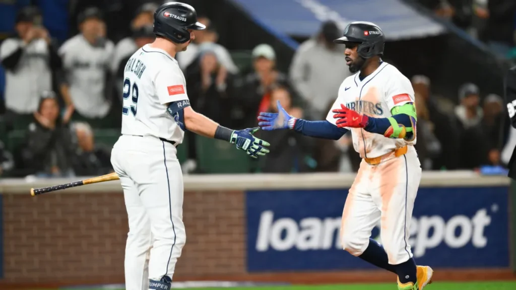 mariners' randy arozarena joins barry bonds in exclusive offensive category
