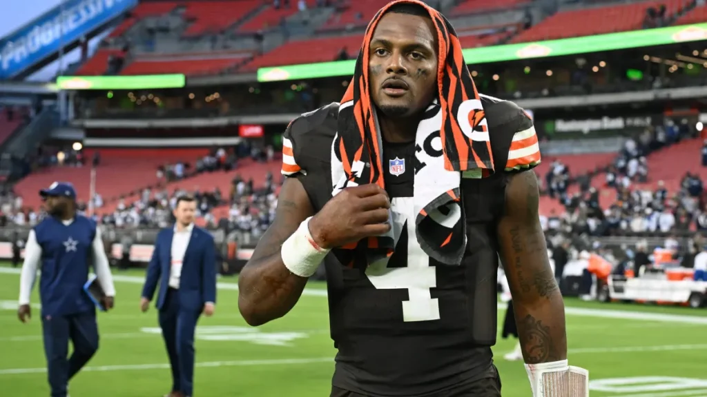 ryan fitzpatrick strongly believes deshaun watson will fail as browns qb