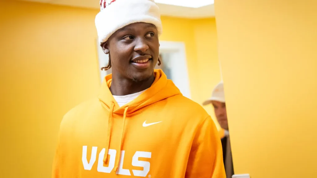 qbs to start in sec as true freshman: tennessee's faizon brandon joins short list including peyton manning