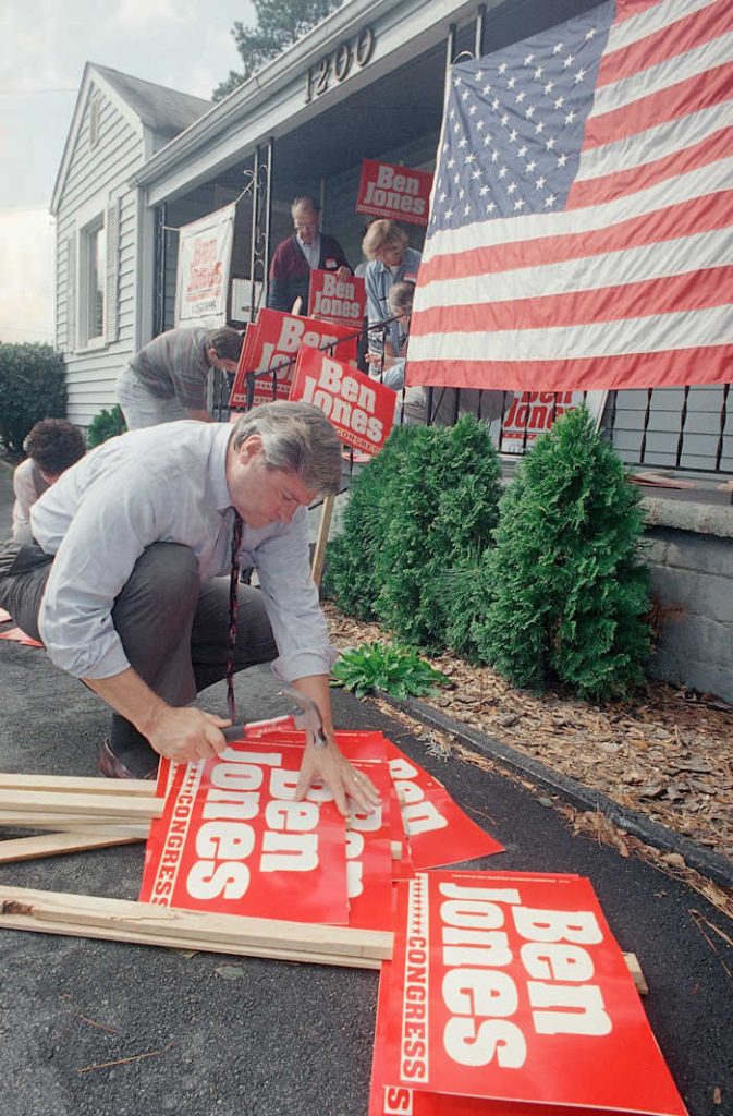 ben jones, good ol’ boy ‘dukes of hazzard’ actor and 2 term us house member, dies at 84