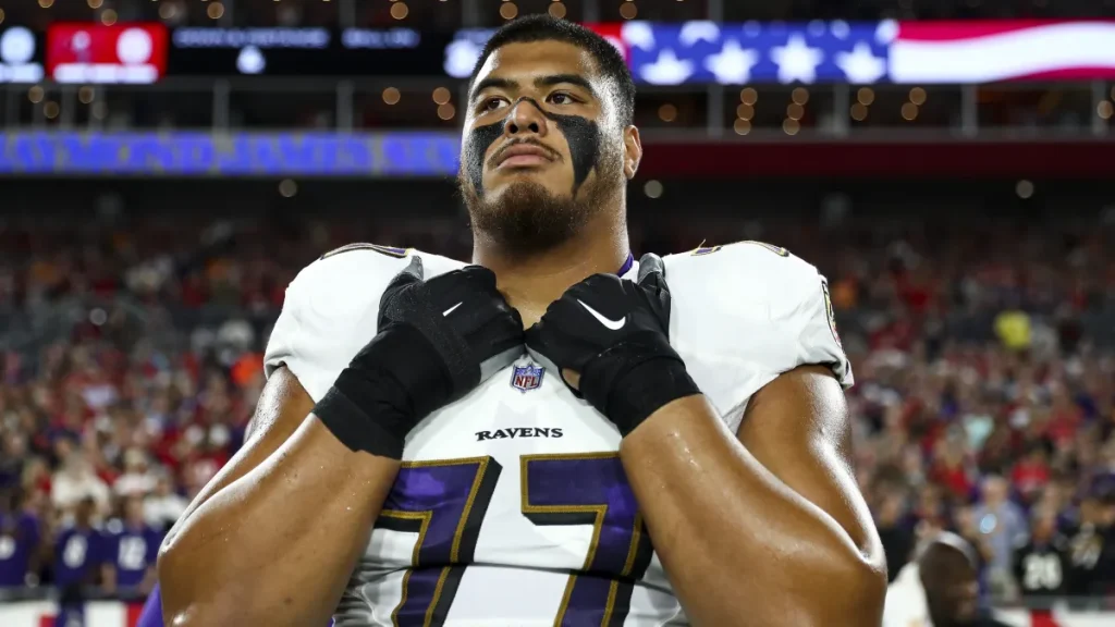 giants to trade 6 foot 8, 370 pound lineman to jaguars before playing a snap