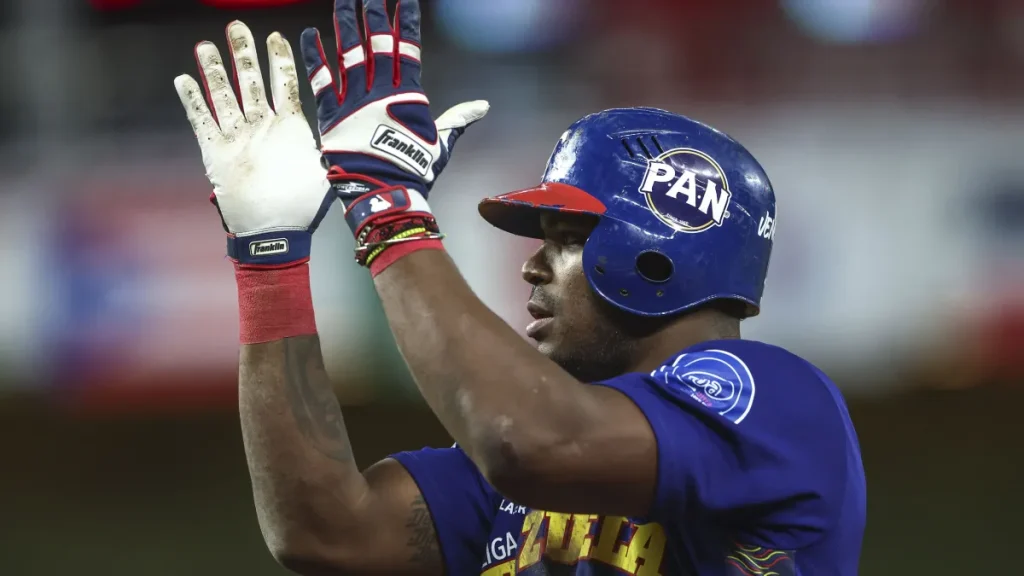 former dodgers all star outfielder sets canadian baseball league hr record