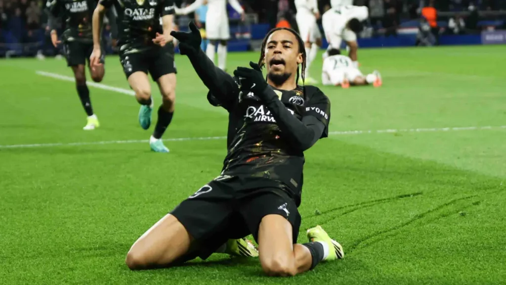 bradley barcola transfer news: latest reports as liverpool, arsenal both explore move for psg winger