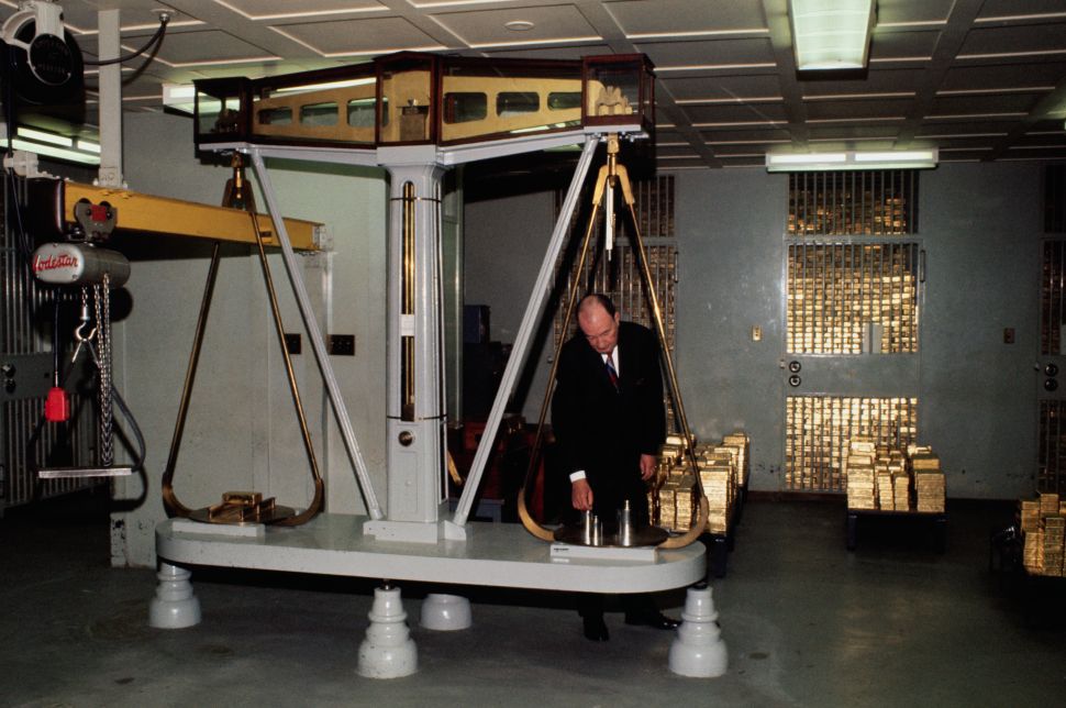 ahead of jackson hole, central banks are rebuilding reserves around gold