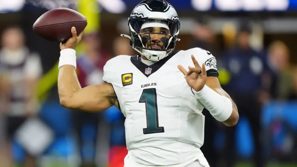 eagles might have jalen hurts concern amid 3 int practice vs. patriots