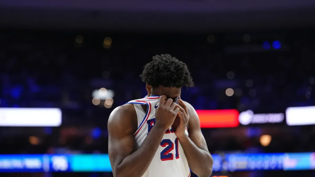76ers fans noticed the same worrying thing about joel embiid in viral photo