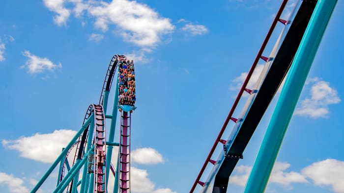 hands up! seaworld orlando celebrates national roller coaster day with 8 coaster challenge