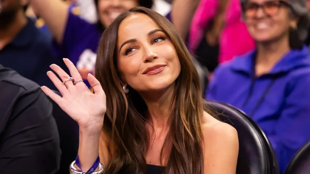kay adams turns heads with viral pose at final day of cowboys training camp