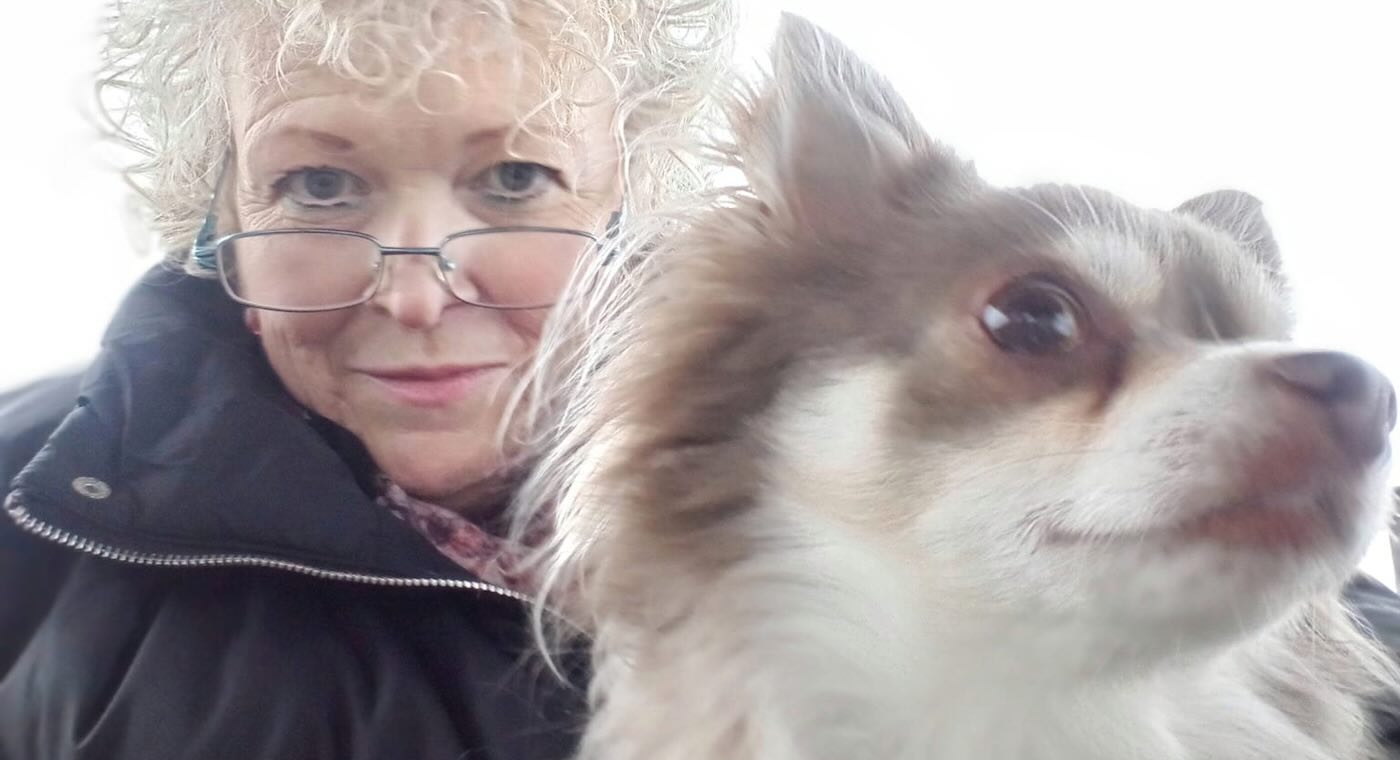 chihuahua won’t stop pawing at her until owner finds the breast cancer