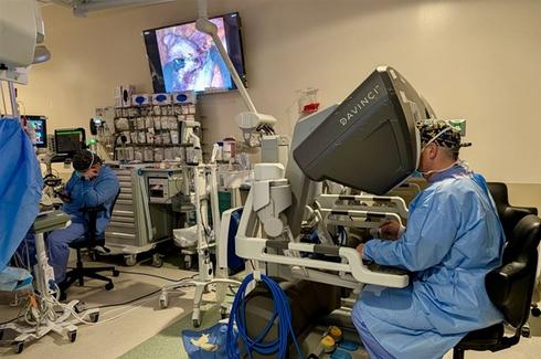 wvu medicine team performs innovative surgery to treat lung cancer