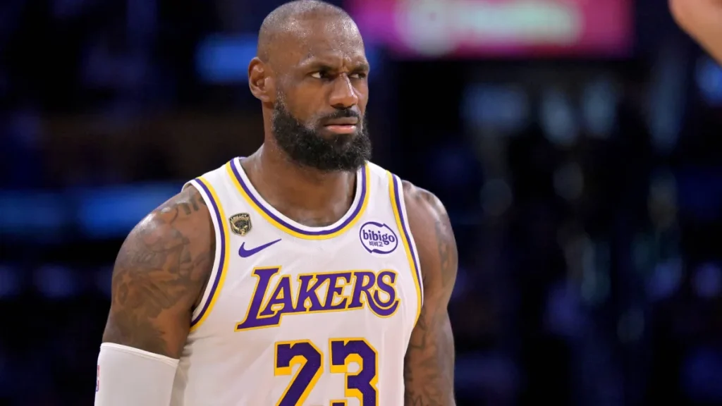 lebron james fans are furious with scottie pippen over something he didn't actually say