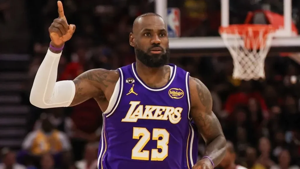lebron james has priceless response to jaylen brown's 76ers championship promise
