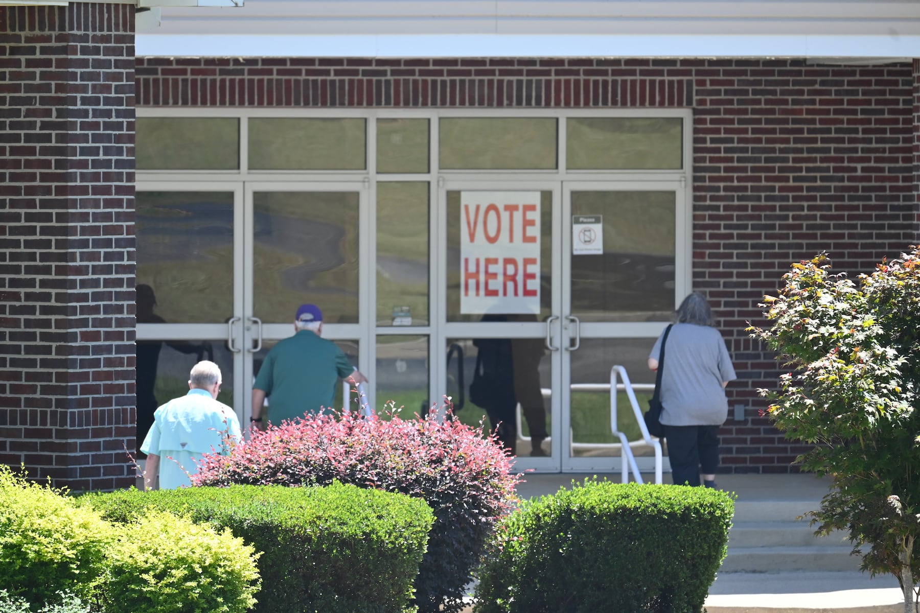 alabama special congressional primary sees turnout plunge to near historic low