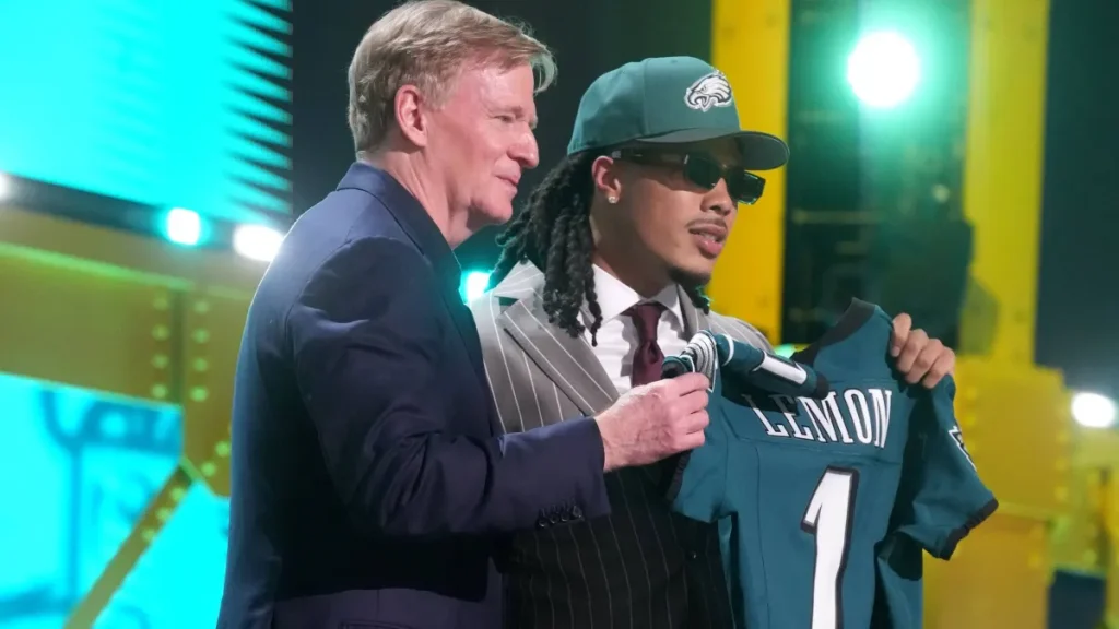 eagles facing uncomfortable makai lemon starting question amid injury