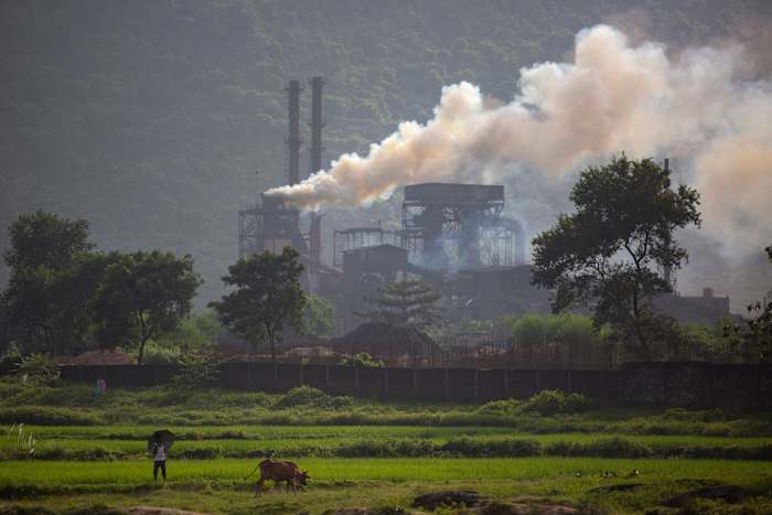 india’s small steelmakers could save money and cut emissions with switch to renewable power