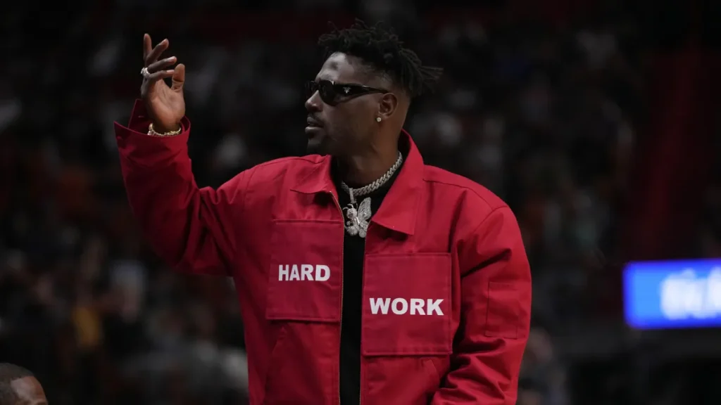 antonio brown presses stephen a. smith after kyrie irving ‘stupid’ walk back