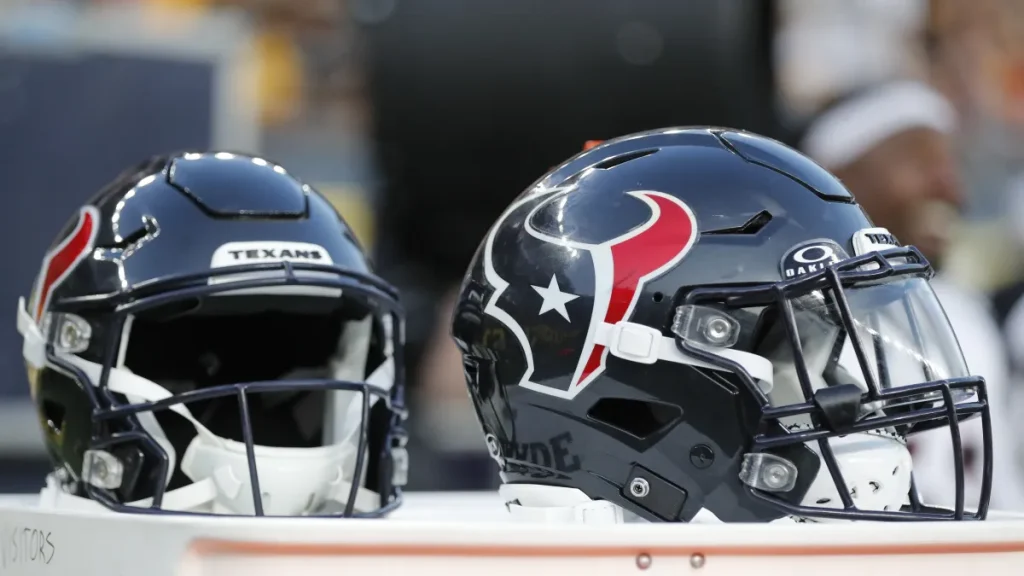 texans reunite with former no. 1 overall pick from cowboys