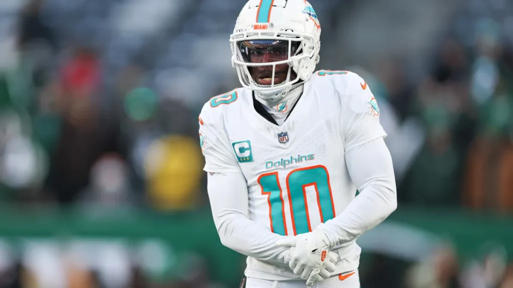 best free agents still available: tyreek hill, joey bosa highlight top options after preseason