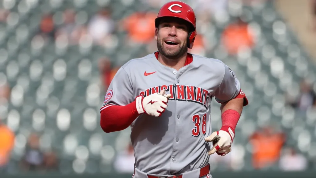 cubs sign ex orioles, giants veteran catcher with .378 ops