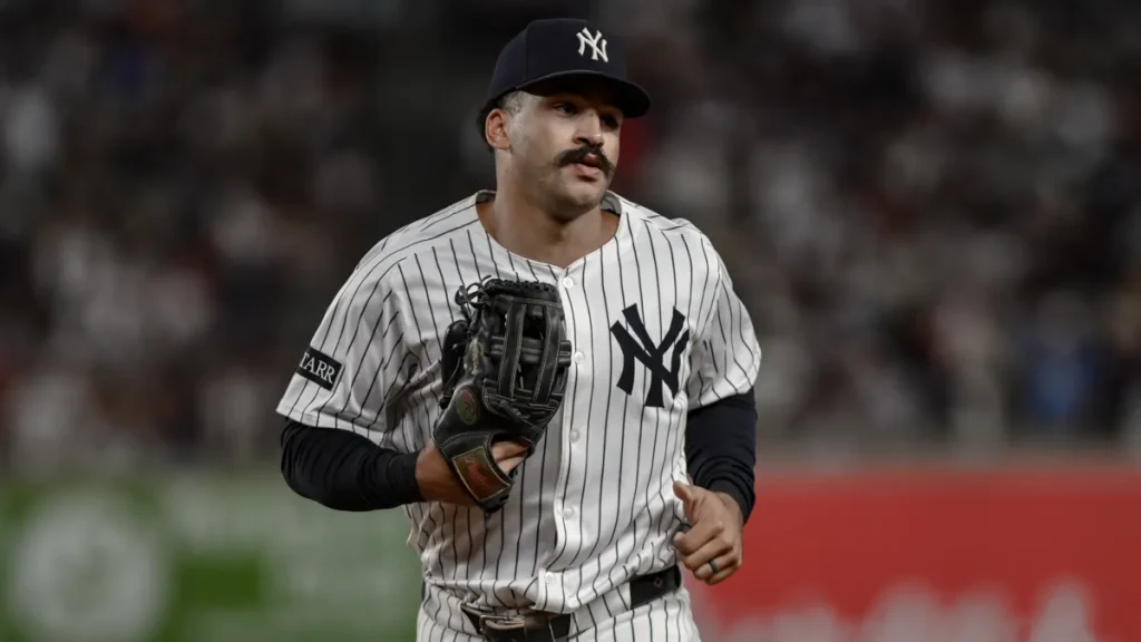 yankees' trent grisham drops fly ball with 99% catch probability vs. astros