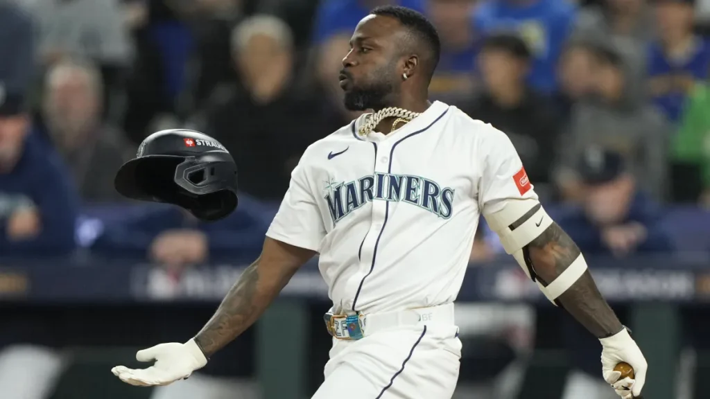 mariners open to bold randy arozarena decision at mlb trade deadline
