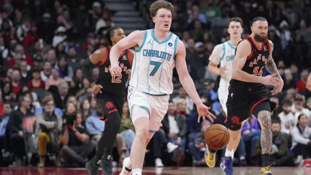 charles lee loves how the hornets players are working together in the offseason