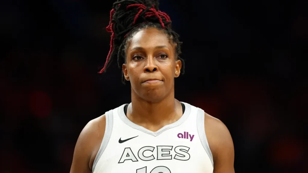 chelsea gray makes feelings clear after fans ejected from aces fever game
