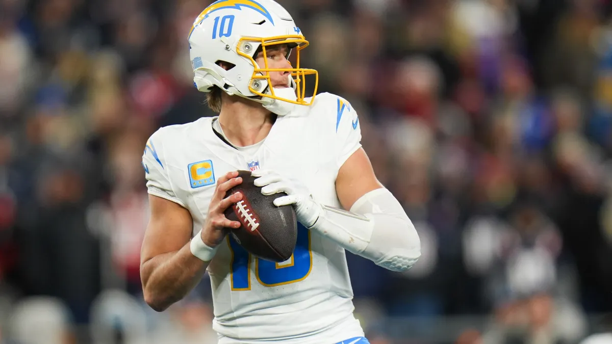 justin herbert handed massive nfl honor that patrick mahomes won’t like