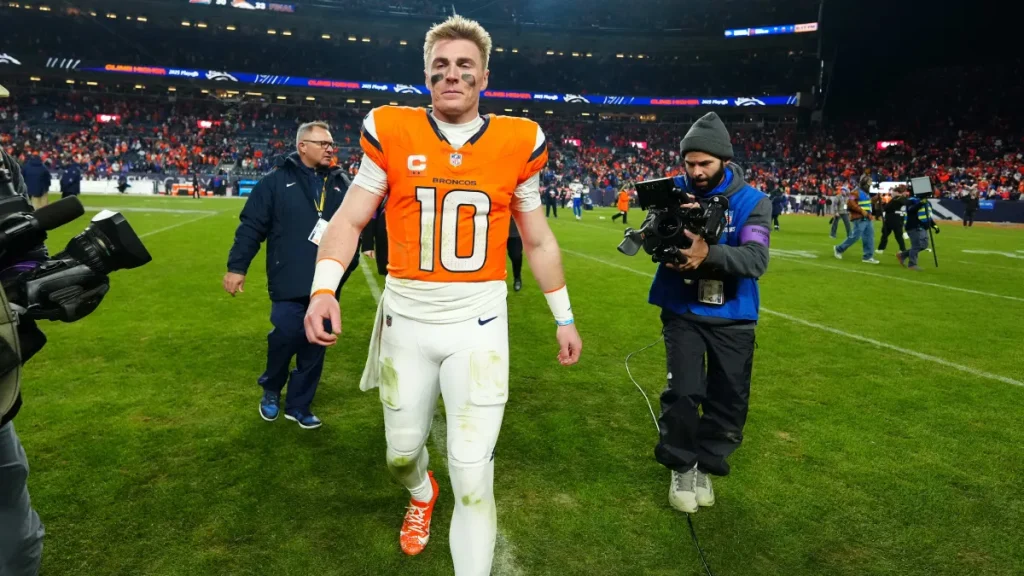 bo nix gets into fight with nik bonitto at broncos training camp practice