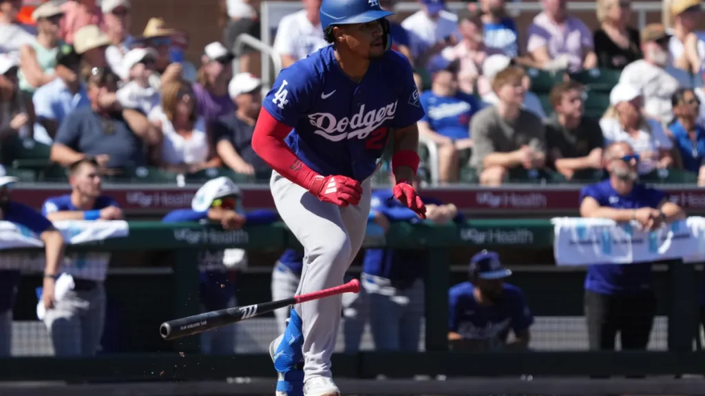diamondbacks sign former blue jays, dodgers all star infielder with .651 ops