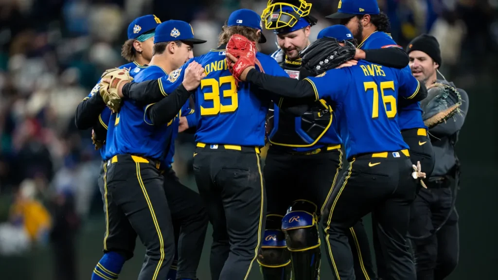 mariners get brutal 50% decrease in playoff odds from espn after trade deadline