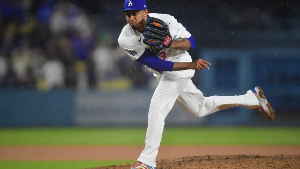 dodgers' dave roberts goes off about potential edwin diaz replacement after another blown save