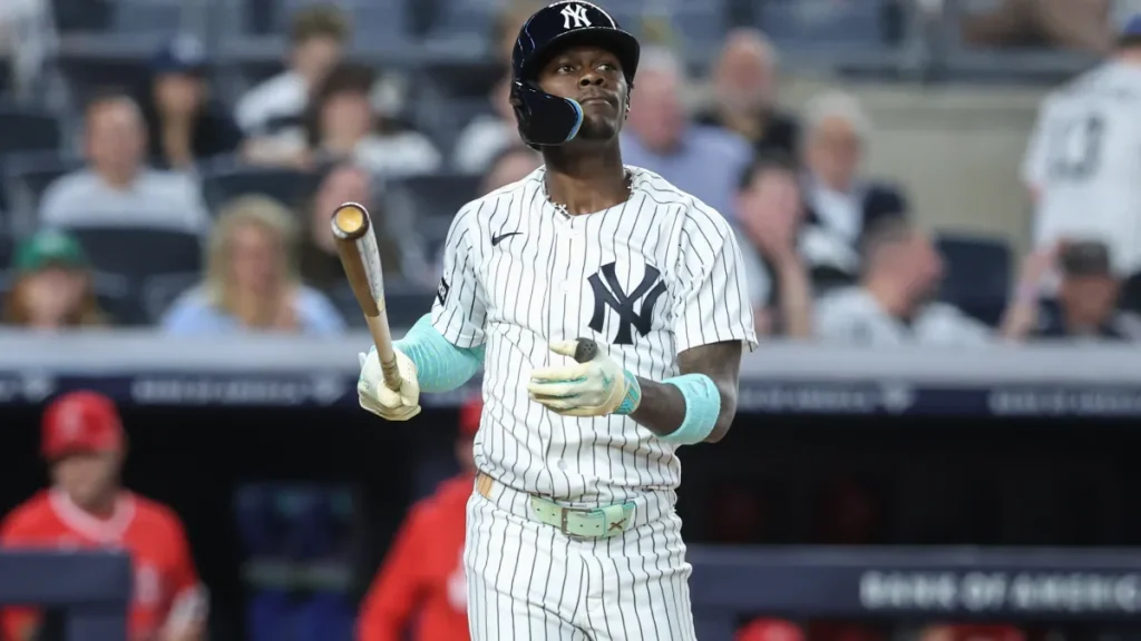 phillies predicted to sign yankees .689 ops all star 2b to $126m free agent deal